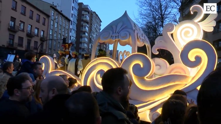 Así fue la Cabalgata de los Reyes Magos en Gijón