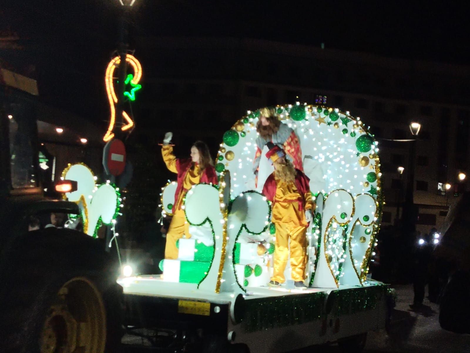 Cabalgatas de oriente a occidente: las imágenes de los Reyes Magos a su paso por Asturias