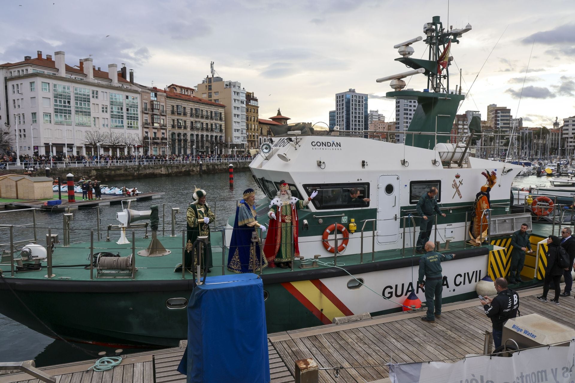 Las imágenes de la llegada de los Reyes Magos a Gijón