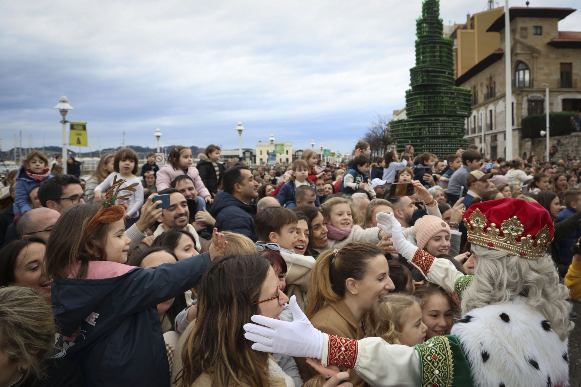 Las imágenes de la llegada de los Reyes Magos a Gijón