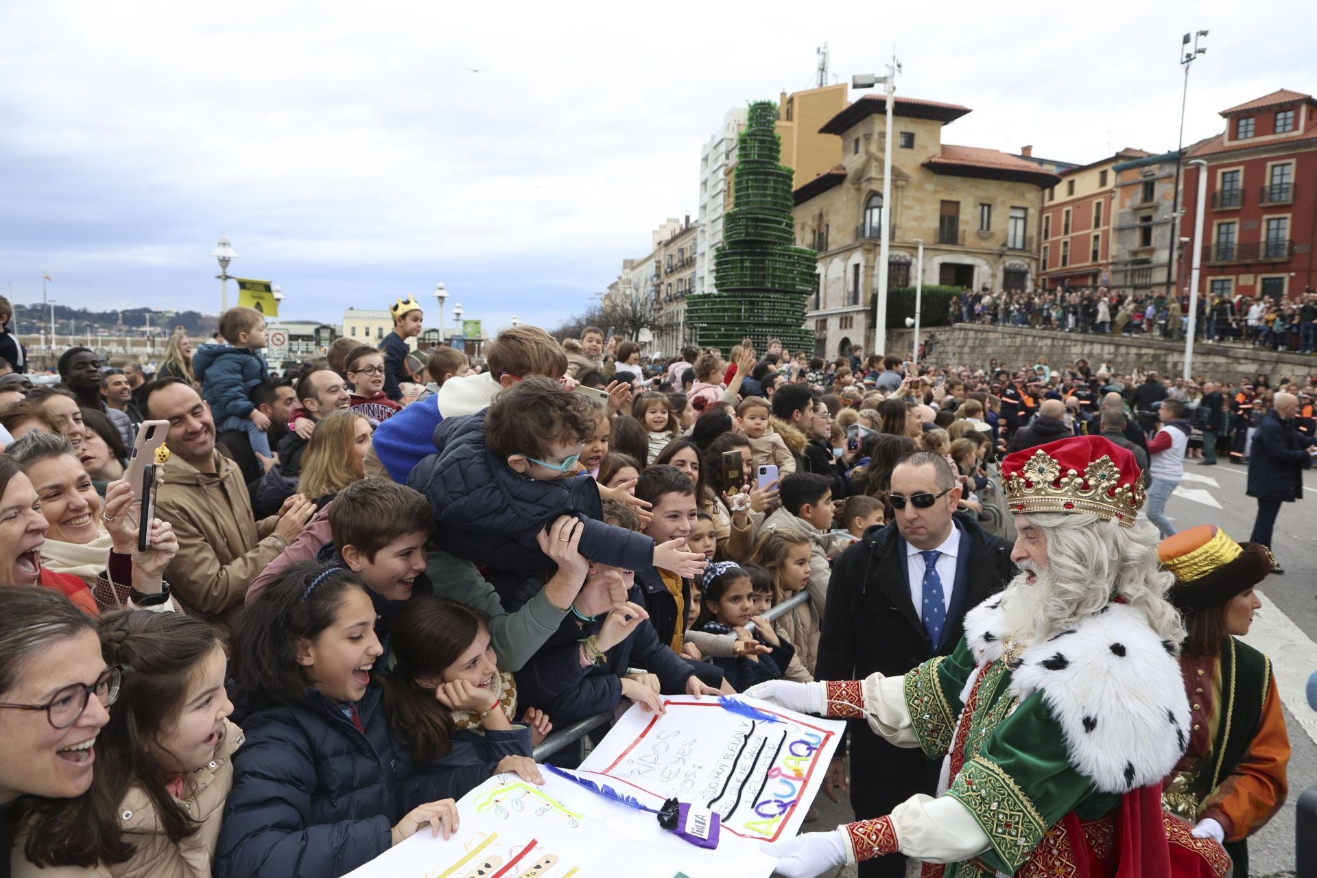 Las imágenes de la llegada de los Reyes Magos a Gijón