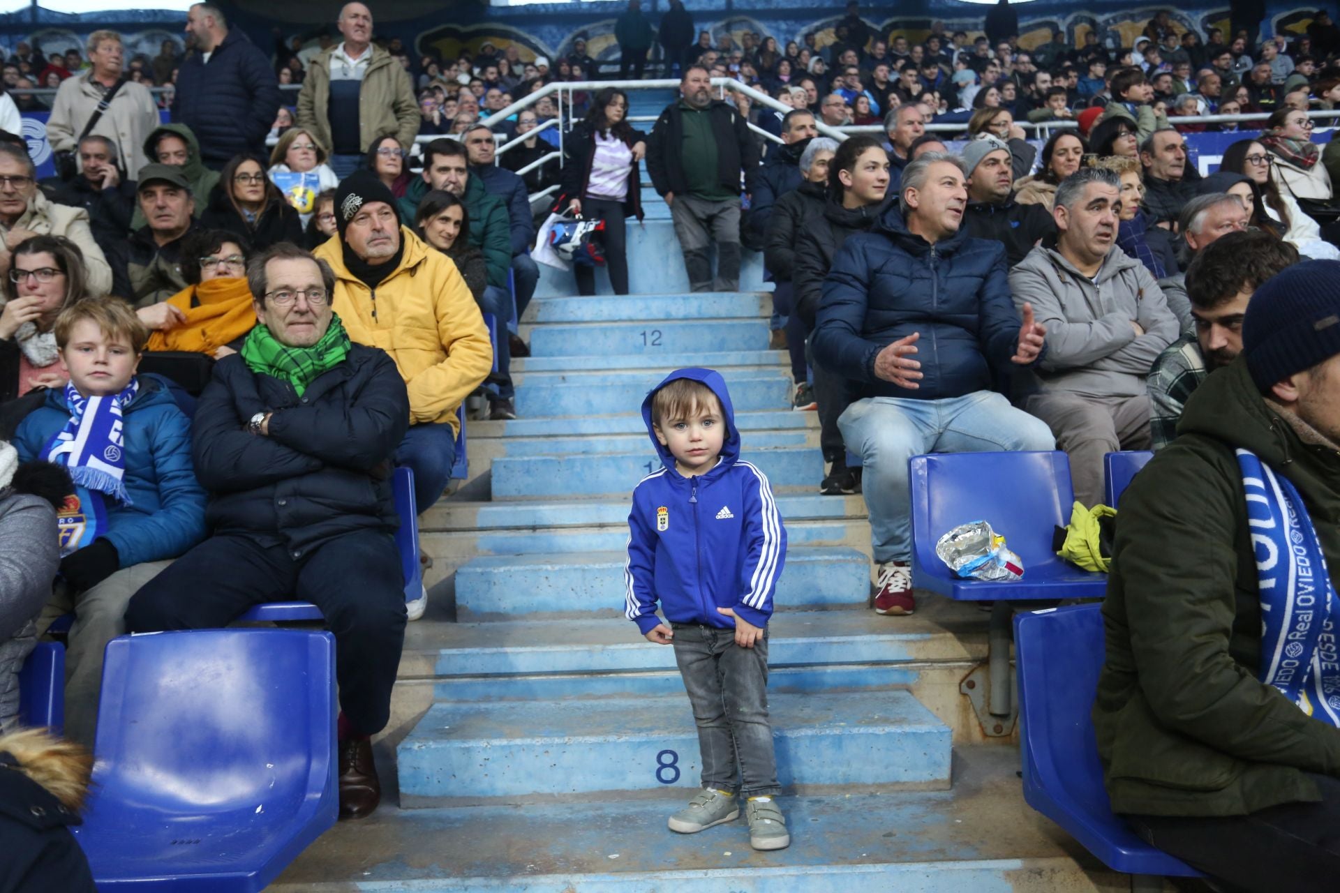 Entrenamiento del Real Oviedo en el día de Reyes mirando al derbi