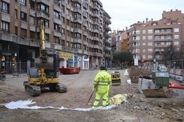 Estado de las obras de remodelación de la plaza del Continental, en las que afloró el acueducto.