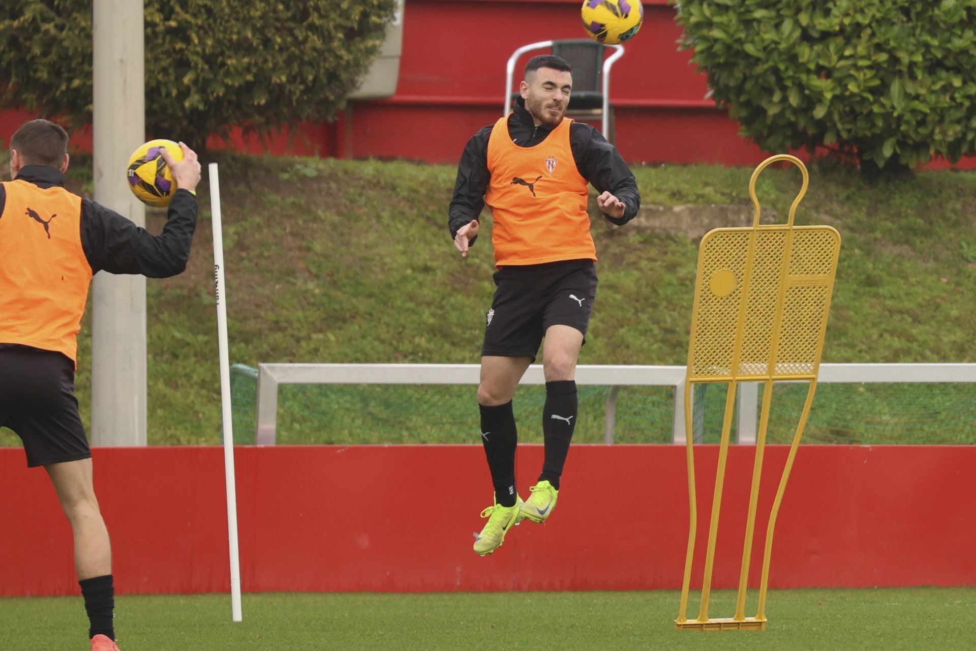 Entrenamiento del Sporting: objetivo, el derbi