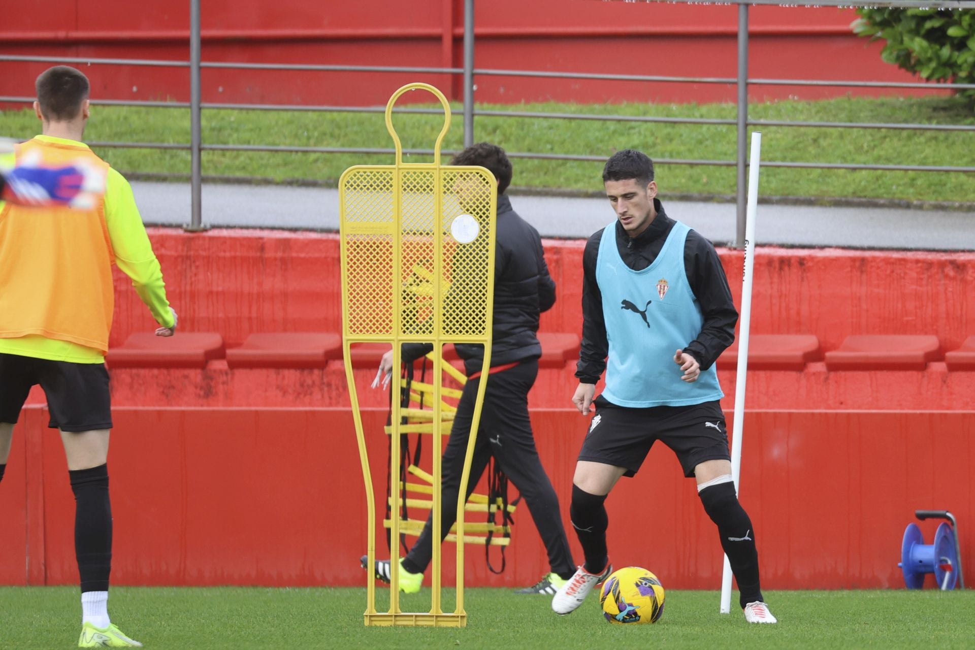 Entrenamiento del Sporting: objetivo, el derbi