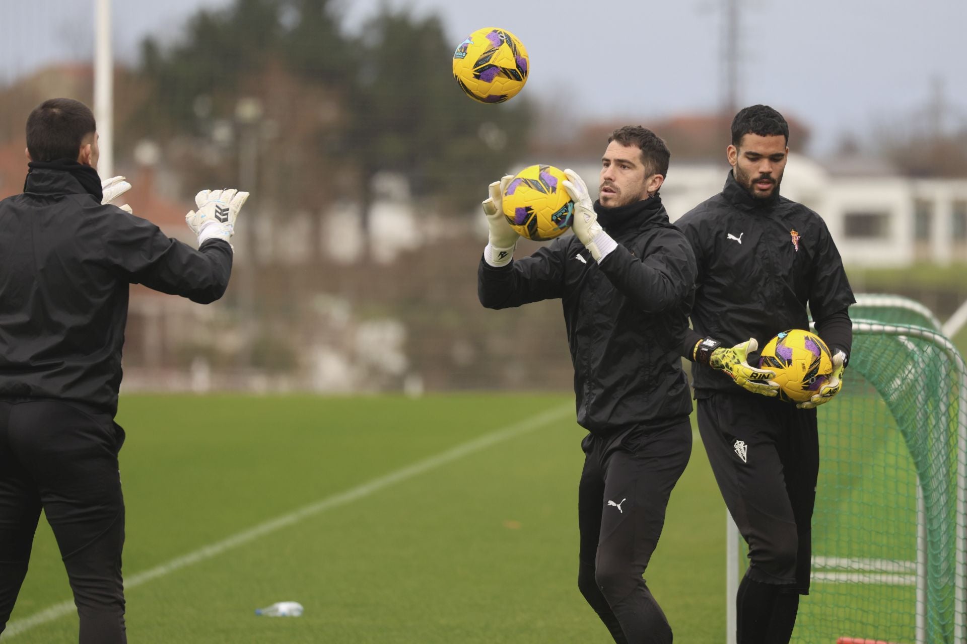 Entrenamiento del Sporting: objetivo, el derbi