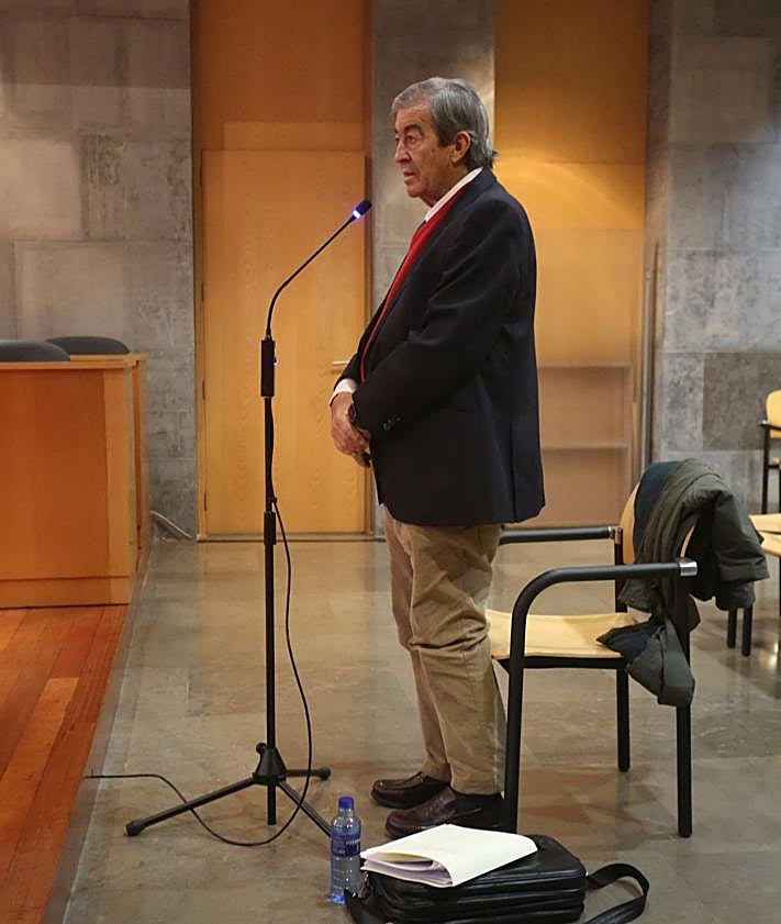 Imagen secundaria 2 - Cascos defiende ante el juez que Foro pagara sus gastos personales dado su alto «compromiso político»