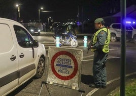 Control de la Guardia Civil en La Coría, en Gijón.