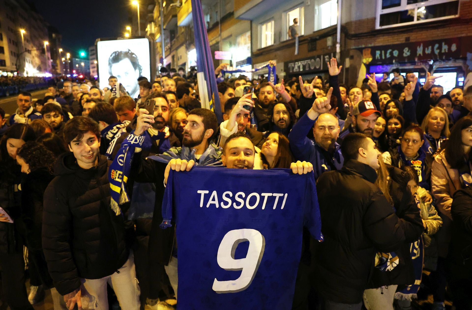 ¿Estuviste animando al Real Oviedo antes del derbi? ¡Búscate en las fotos!