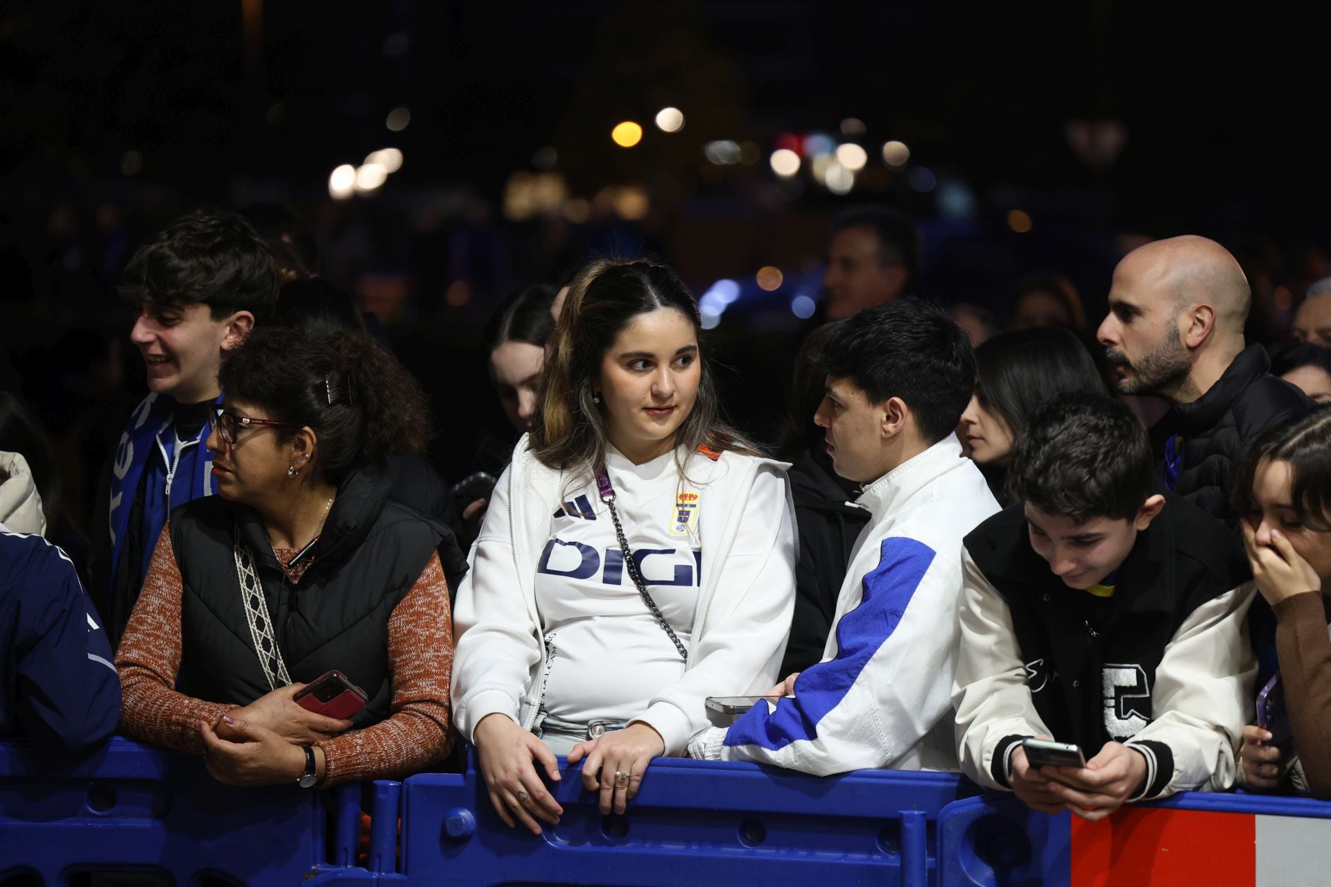 ¿Estuviste animando al Real Oviedo antes del derbi? ¡Búscate en las fotos!