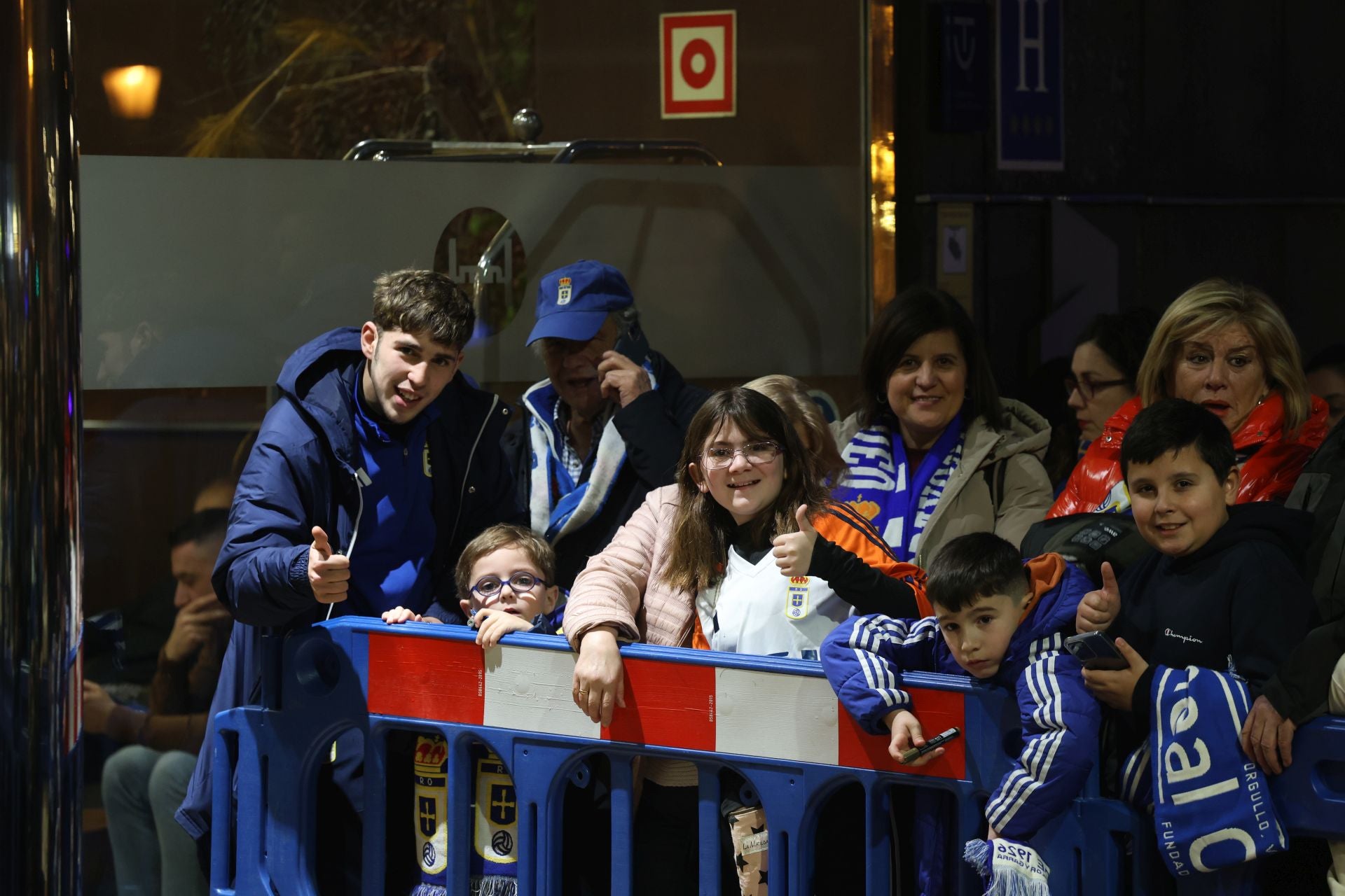 ¿Estuviste animando al Real Oviedo antes del derbi? ¡Búscate en las fotos!