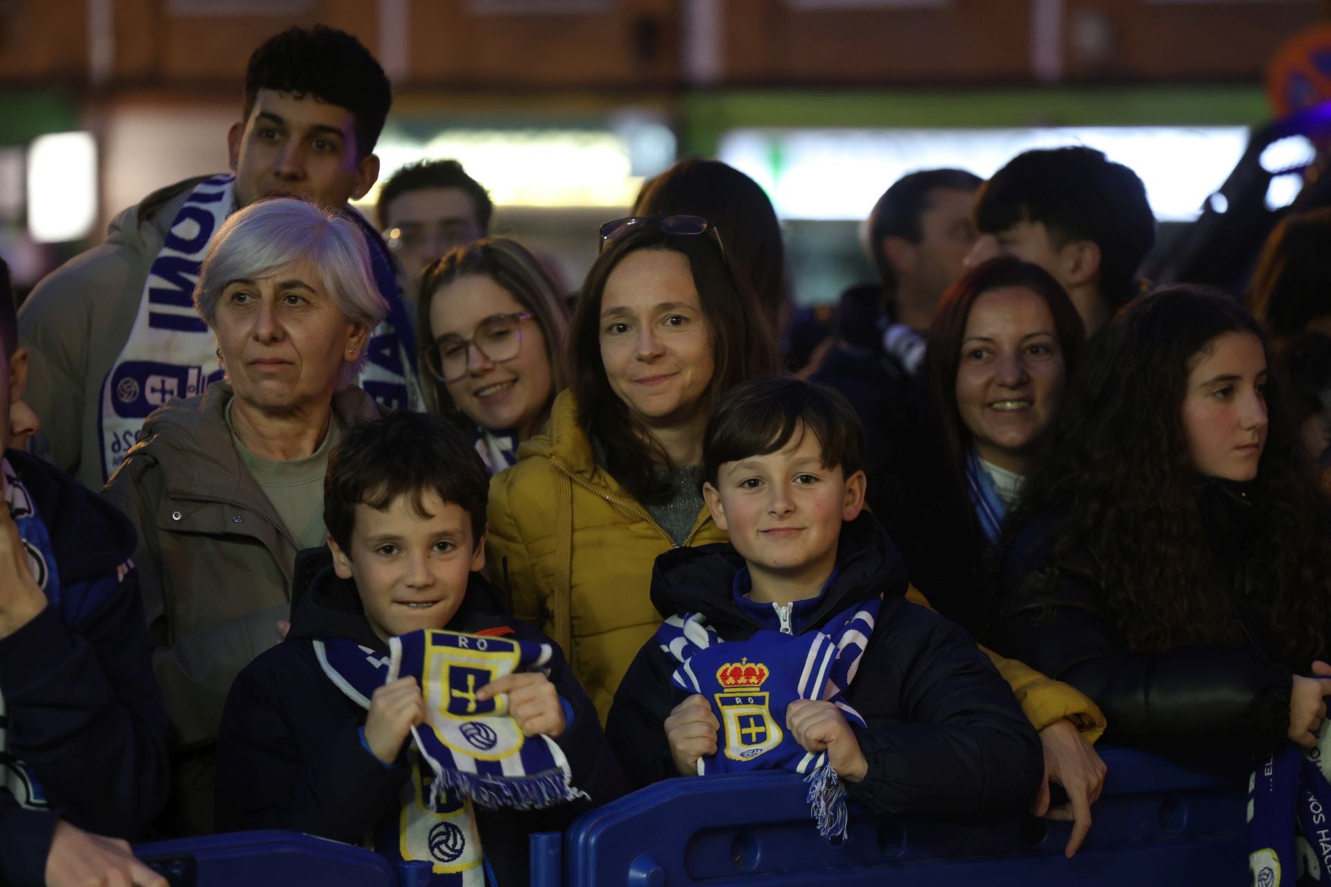¿Estuviste animando al Real Oviedo antes del derbi? ¡Búscate en las fotos!