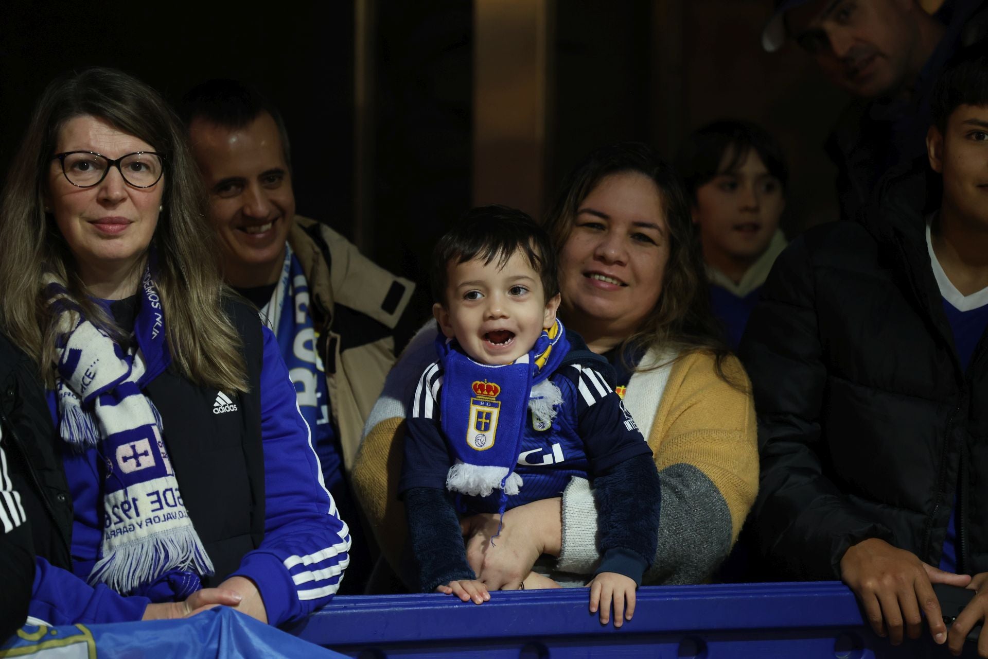 ¿Estuviste animando al Real Oviedo antes del derbi? ¡Búscate en las fotos!