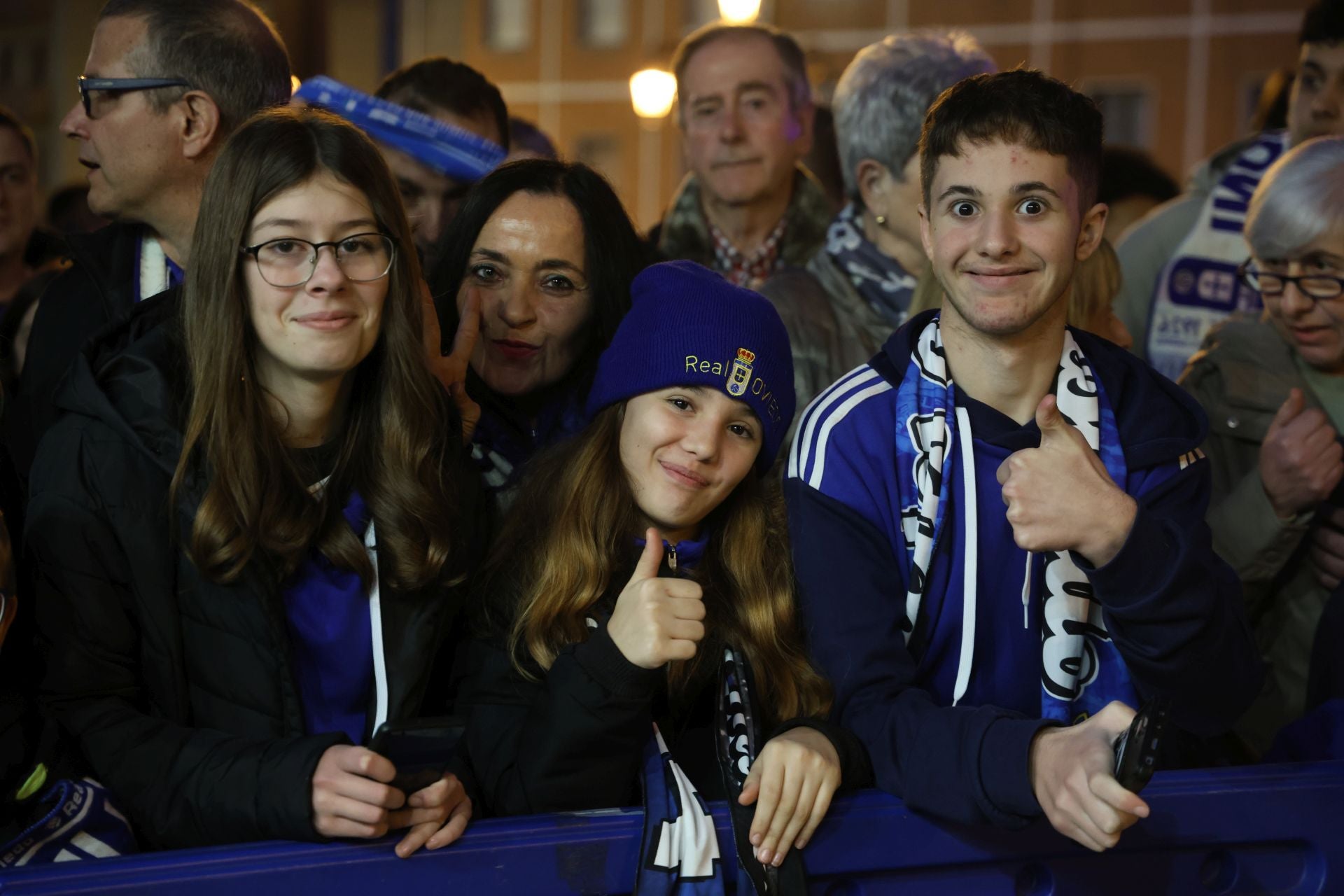 ¿Estuviste animando al Real Oviedo antes del derbi? ¡Búscate en las fotos!