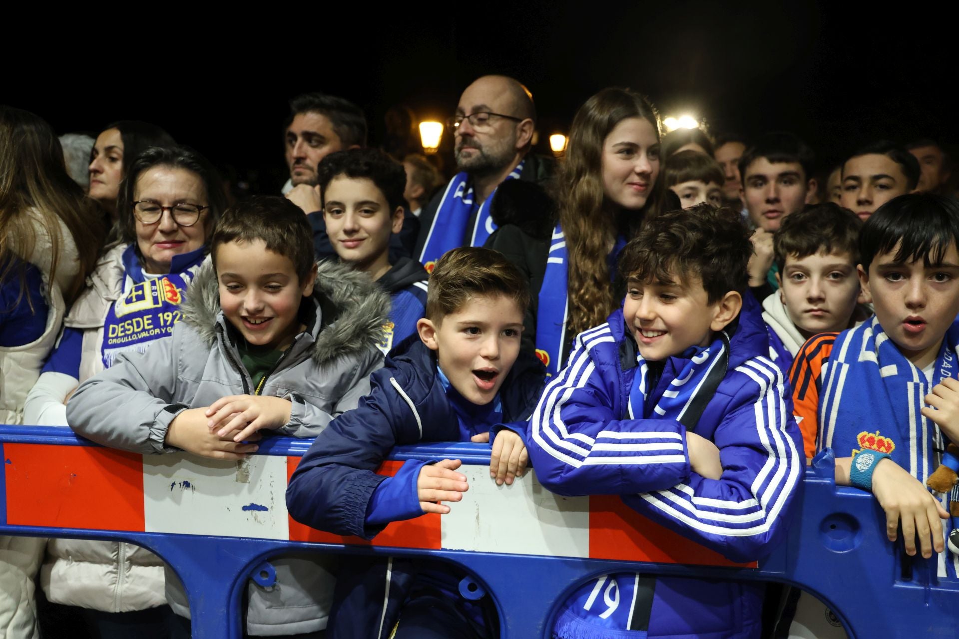 ¿Estuviste animando al Real Oviedo antes del derbi? ¡Búscate en las fotos!