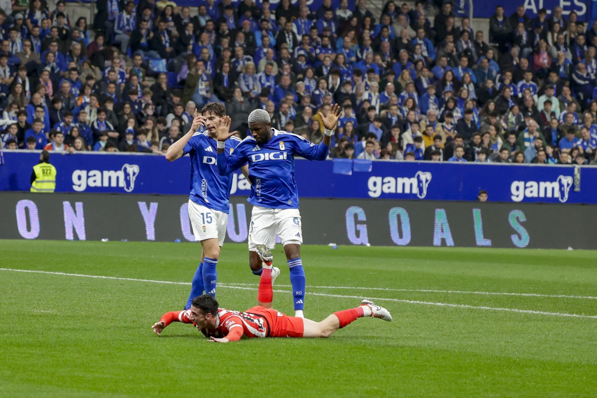 Las mejores imágenes del Real Oviedo - Sporting de Gijón