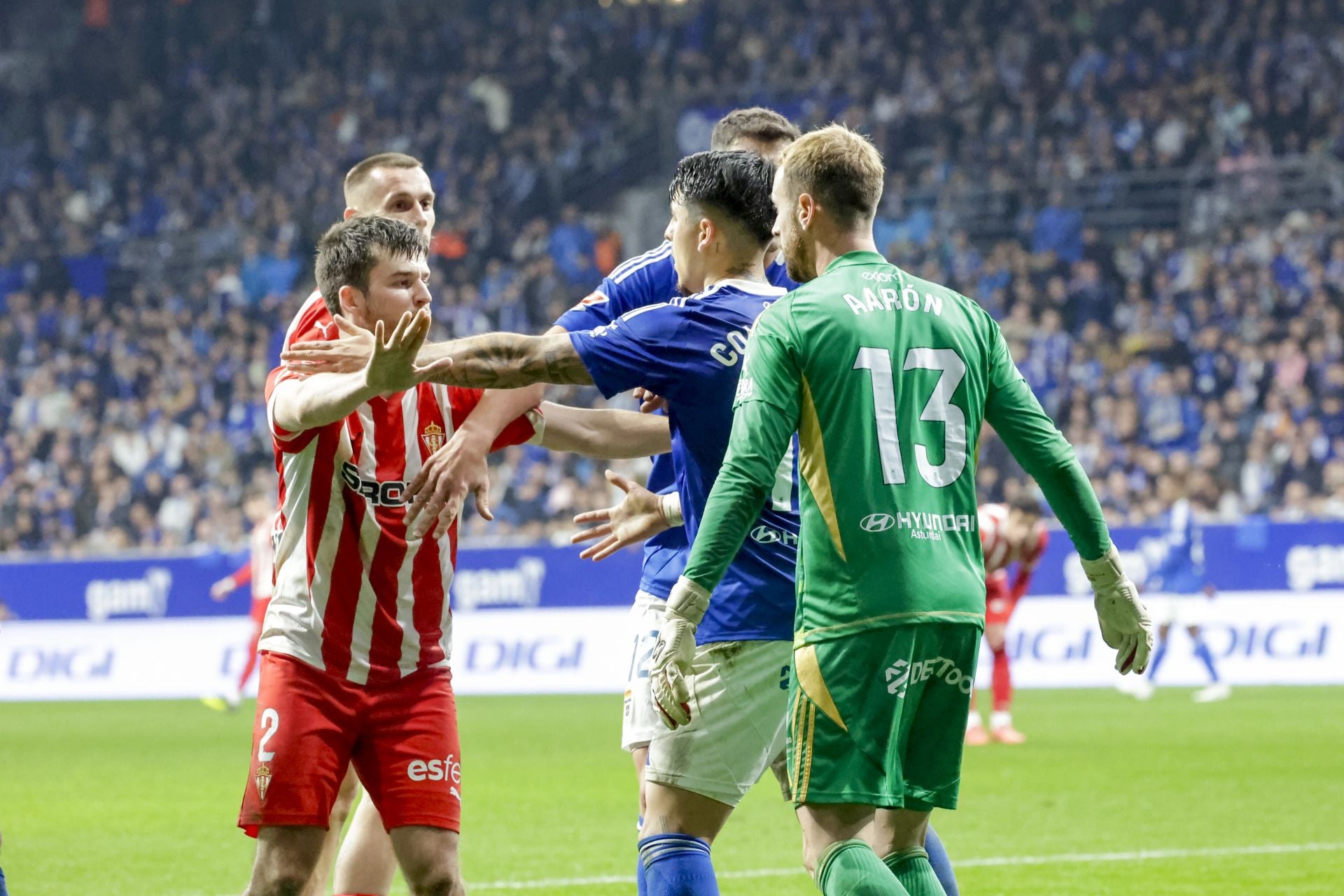 Las mejores imágenes del Real Oviedo - Sporting de Gijón