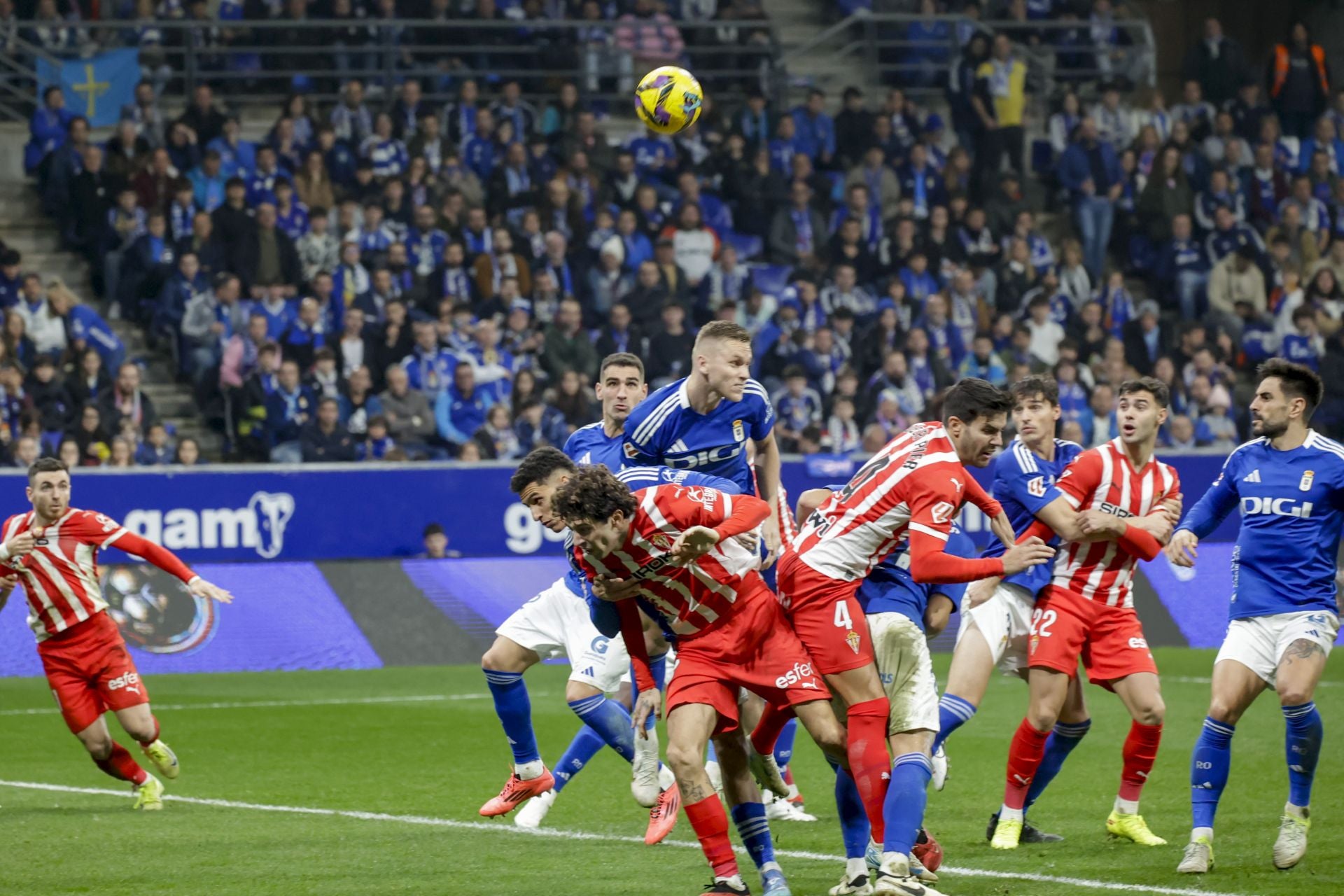 Las mejores imágenes del Real Oviedo - Sporting de Gijón