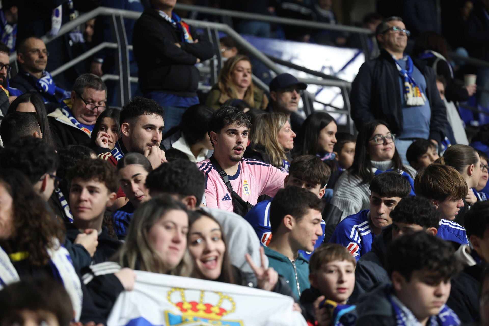 ¿Estuviste viendo el Real Oviedo - Sporting de Gijón? ¡Búscate en las fotos del Tartiere!