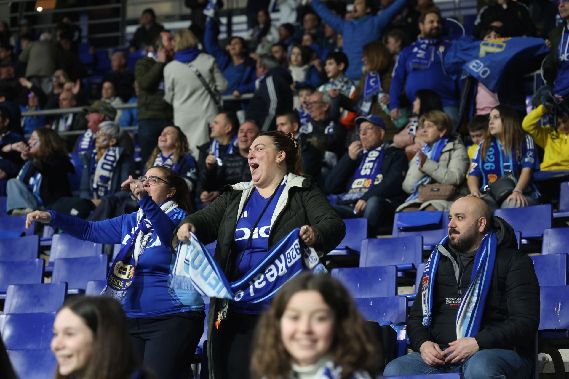 ¿Estuviste viendo el Real Oviedo - Sporting de Gijón? ¡Búscate en las fotos del Tartiere!