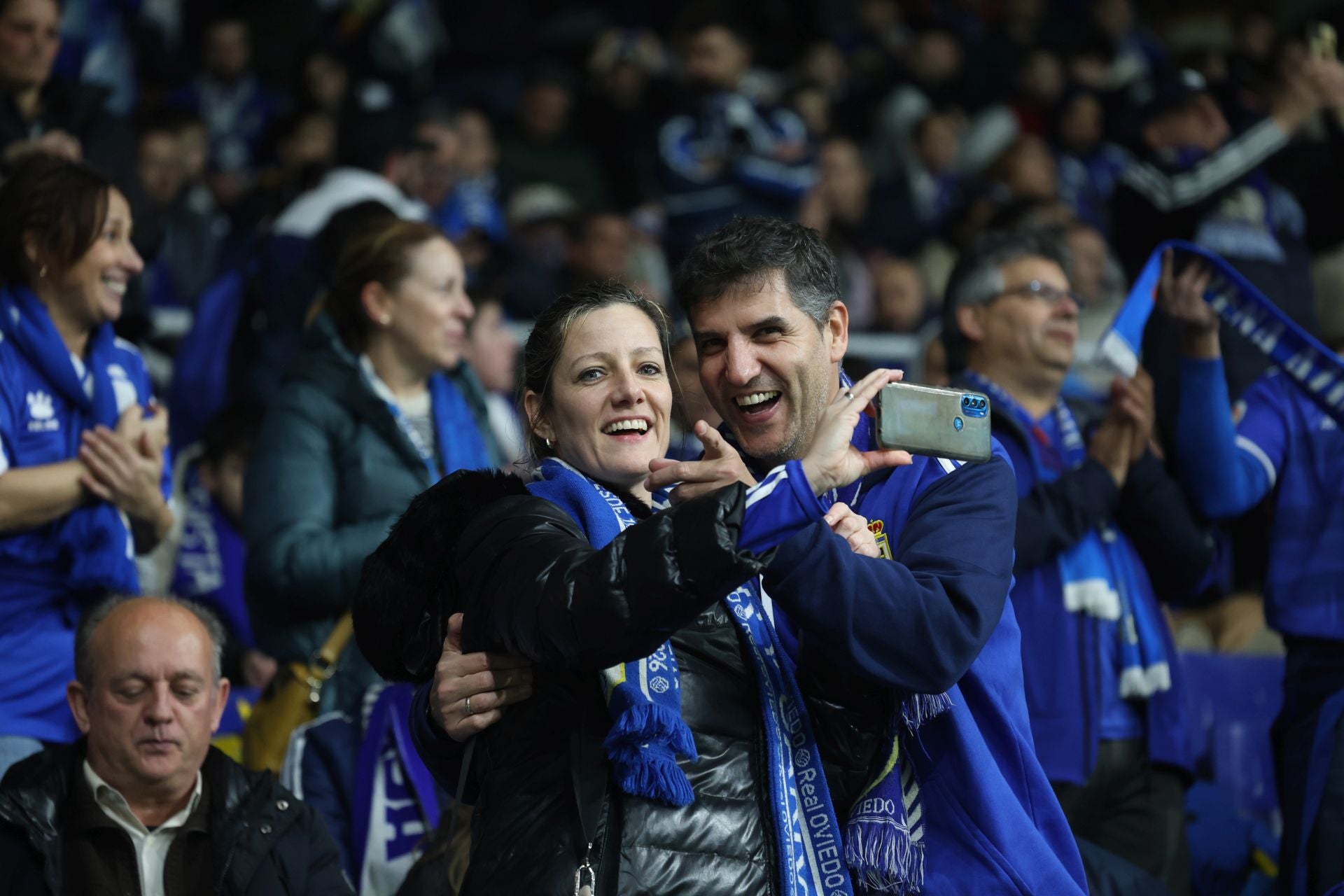 ¿Estuviste viendo el Real Oviedo - Sporting de Gijón? ¡Búscate en las fotos del Tartiere!