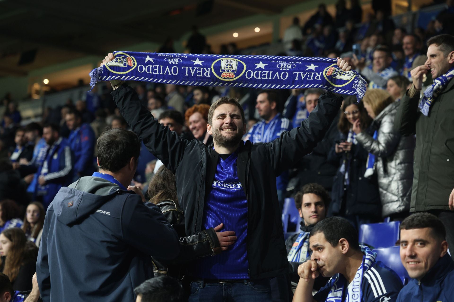 ¿Estuviste viendo el Real Oviedo - Sporting de Gijón? ¡Búscate en las fotos del Tartiere!