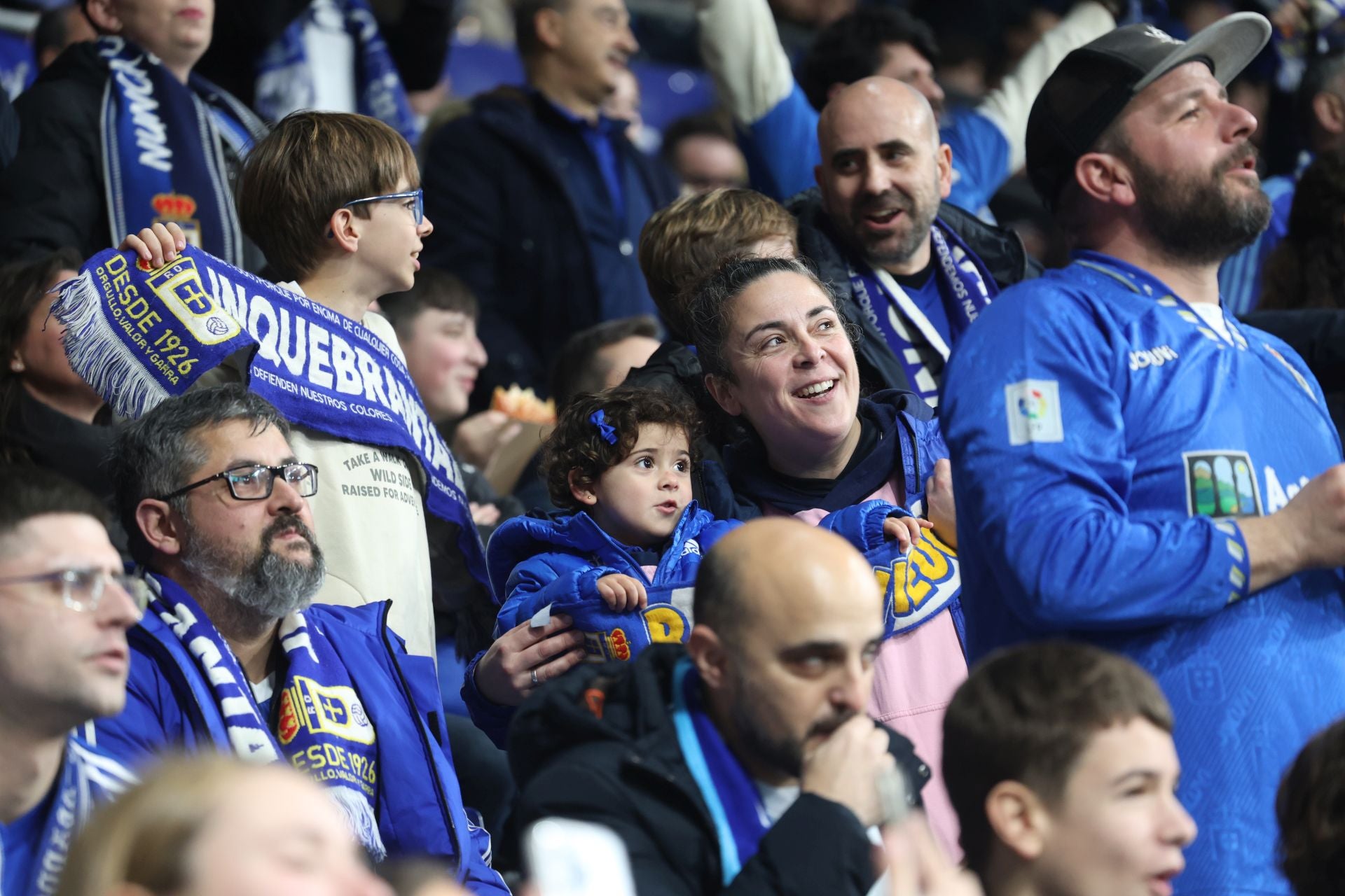 ¿Estuviste viendo el Real Oviedo - Sporting de Gijón? ¡Búscate en las fotos del Tartiere!