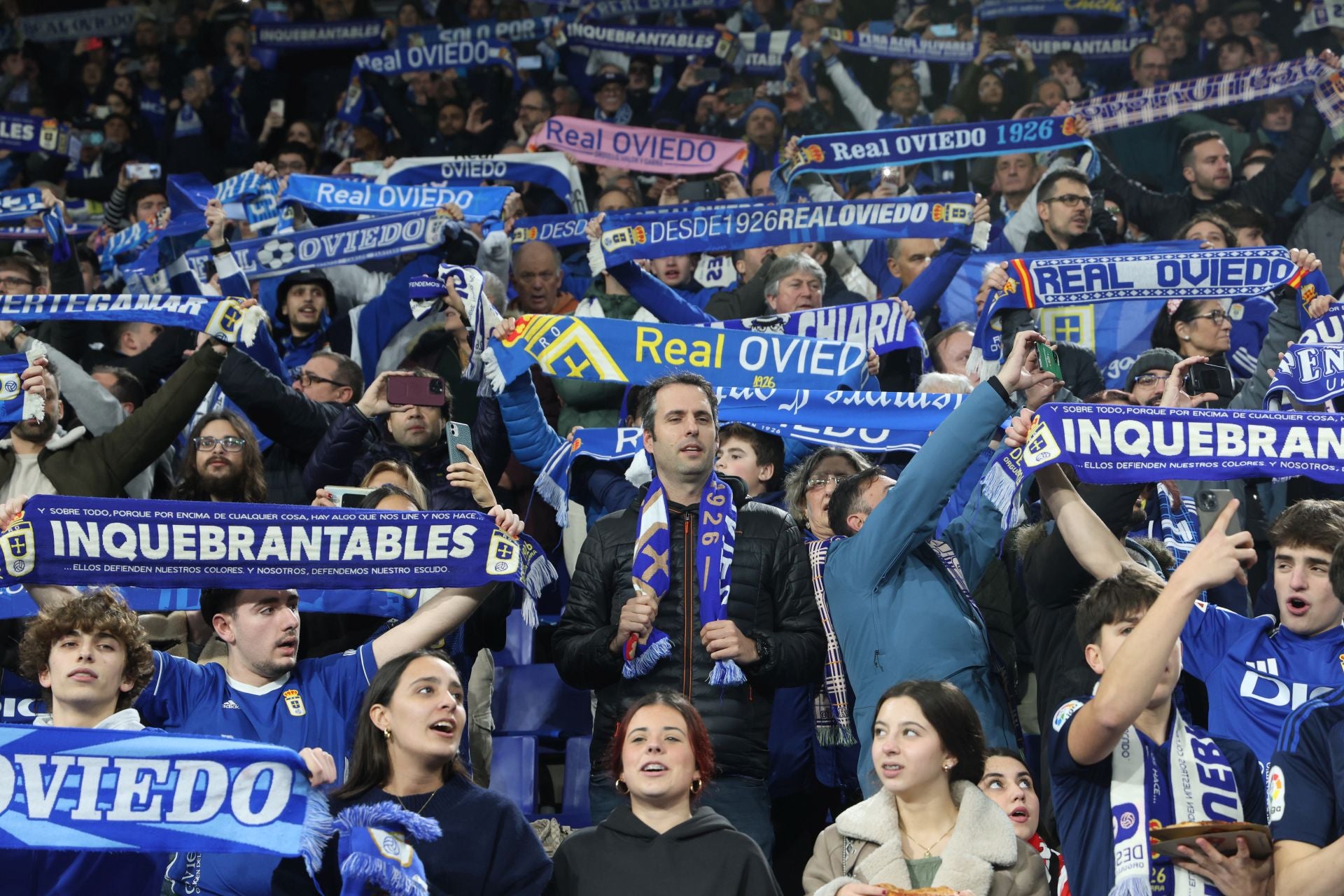 ¿Estuviste viendo el Real Oviedo - Sporting de Gijón? ¡Búscate en las fotos del Tartiere!