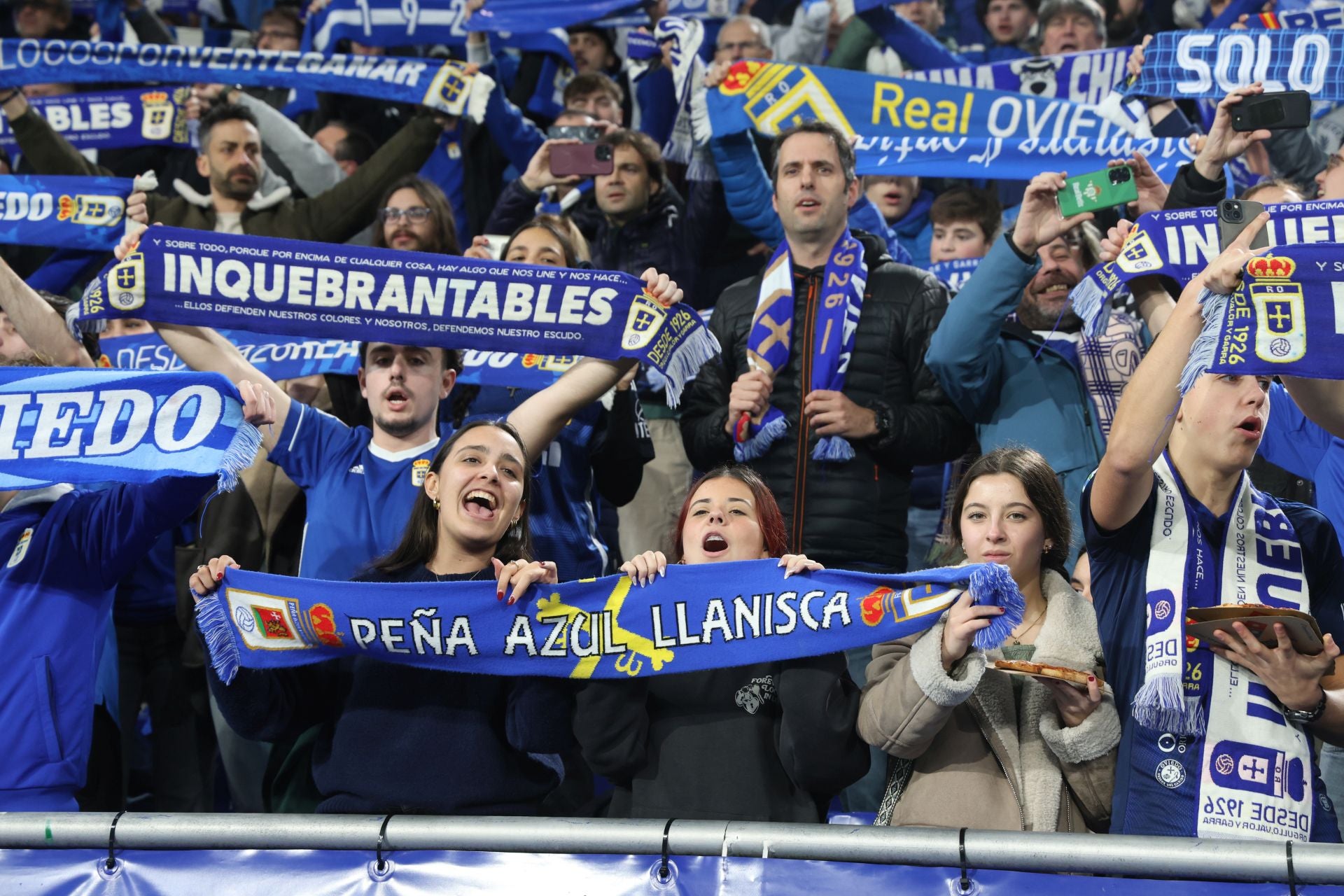 ¿Estuviste viendo el Real Oviedo - Sporting de Gijón? ¡Búscate en las fotos del Tartiere!