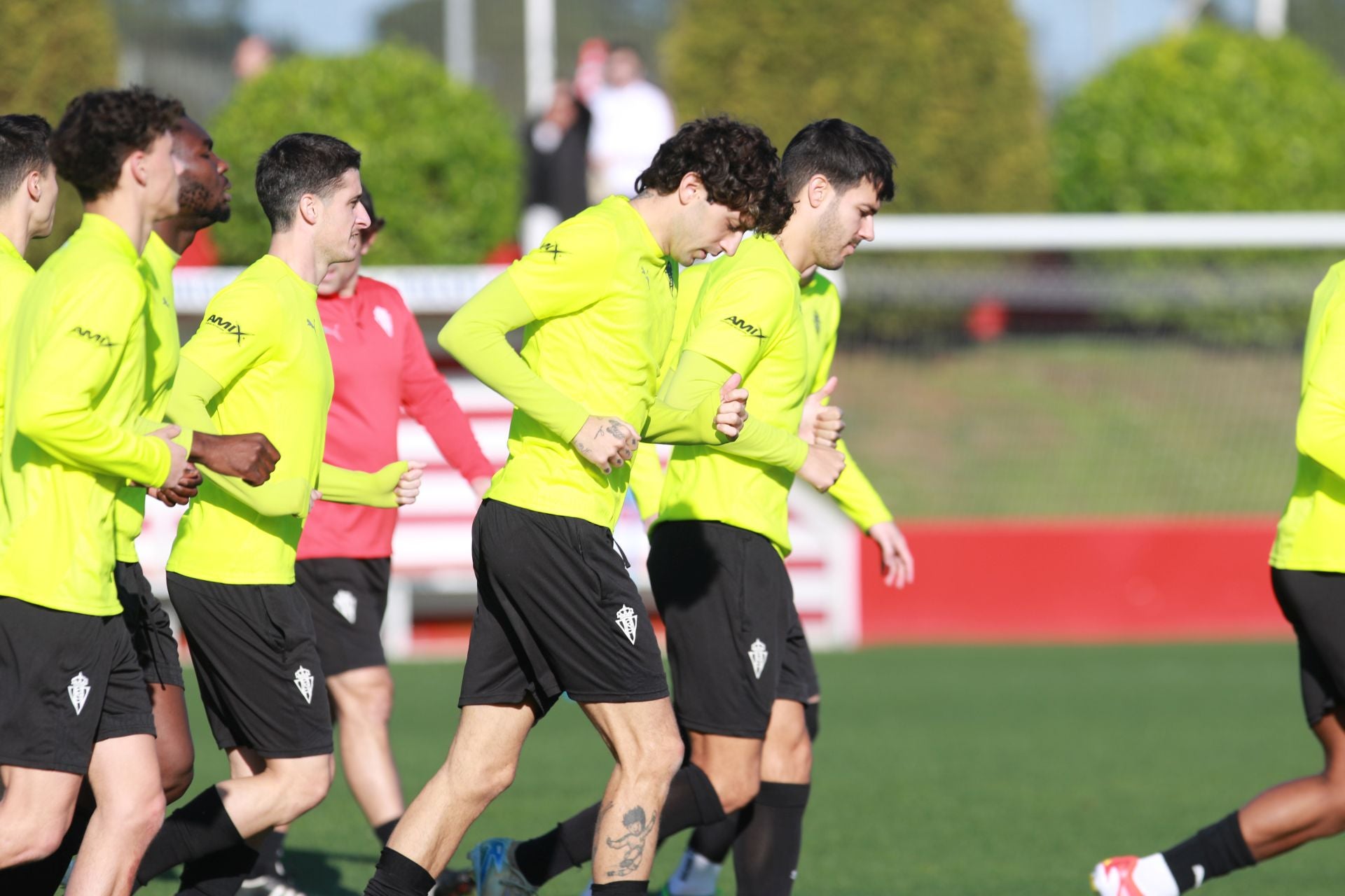 El Sporting de Gijón vuelve a entrenar tras el derbi