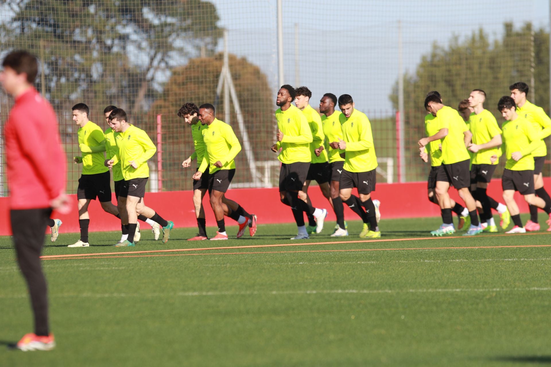 El Sporting de Gijón vuelve a entrenar tras el derbi