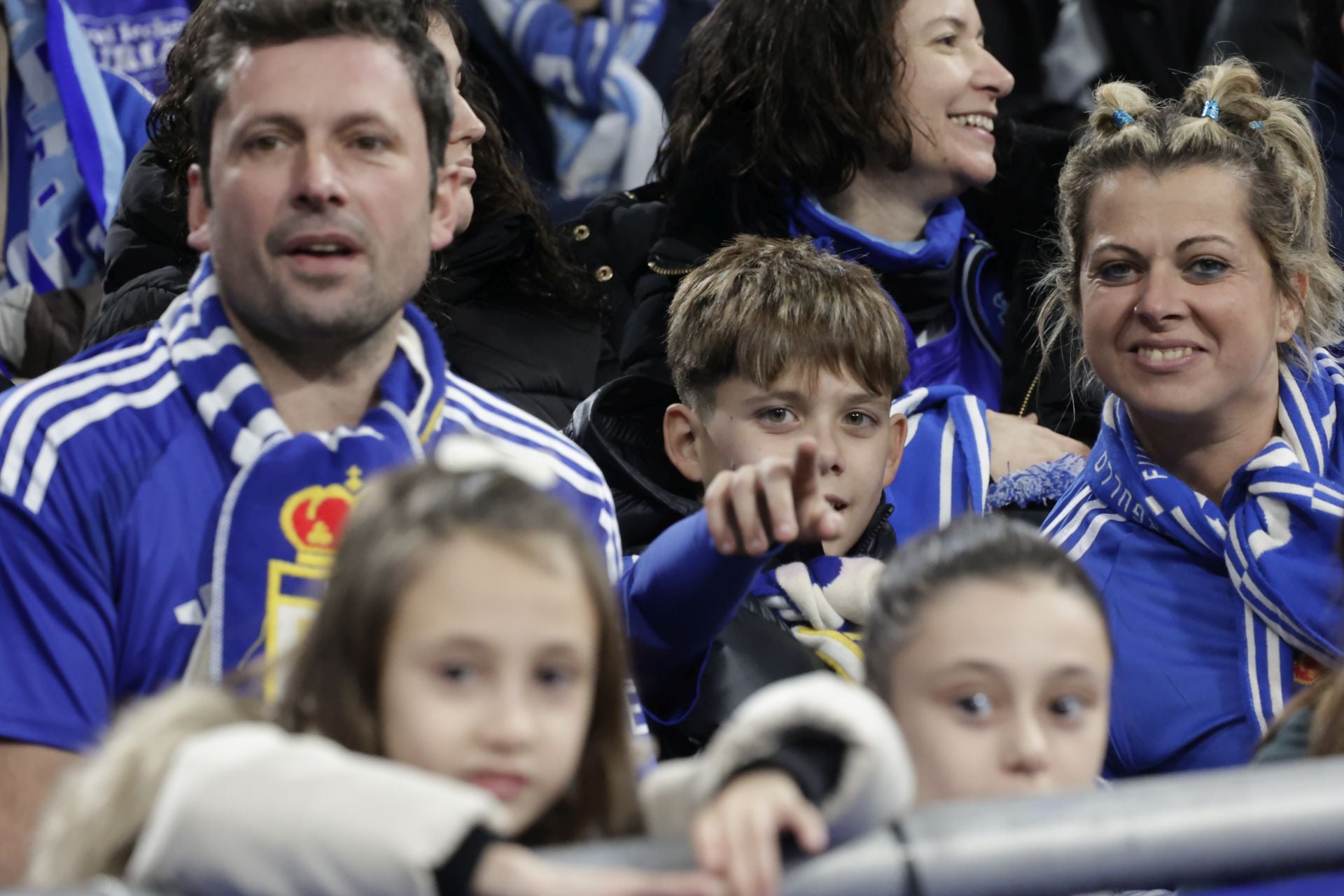 ¿Estuviste viendo el Real Oviedo - Sporting de Gijón? ¡Búscate en las fotos del Tartiere!