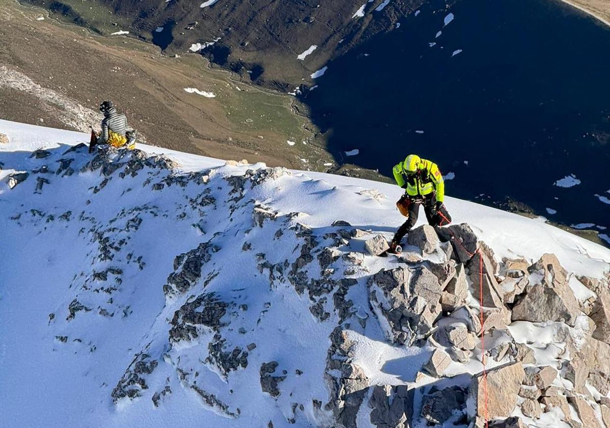 Fallece un montañero al despeñarse en los Picos de Europa