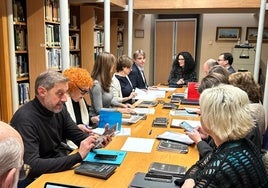 Un momento de la junta de gobierno del Museo de Bellas Artes de Asturias, presidida por la consejera Vanessa Gutiérrez.