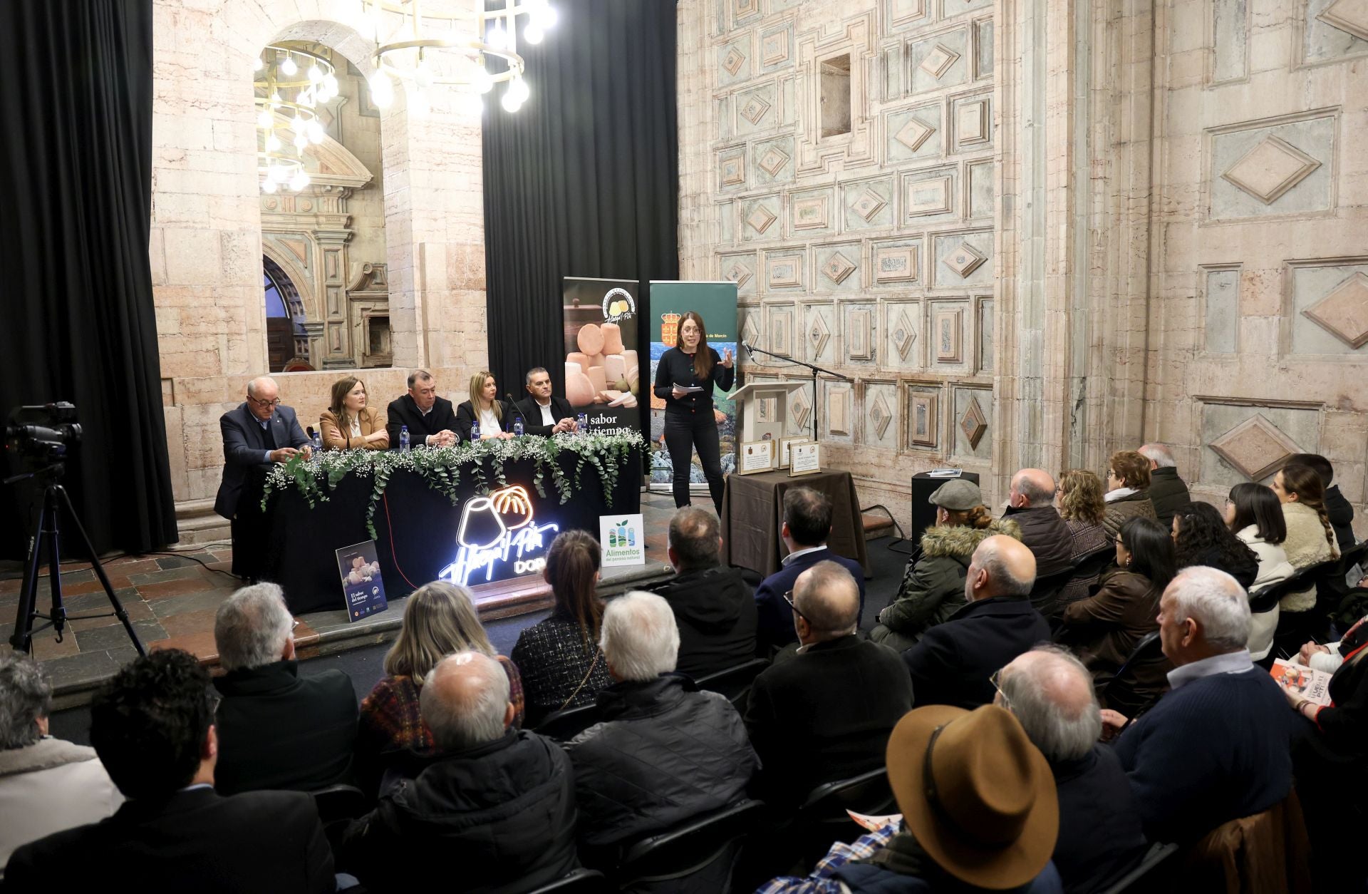 Homenaje a la queseras de Afuega&#039;l Pitu de Grado