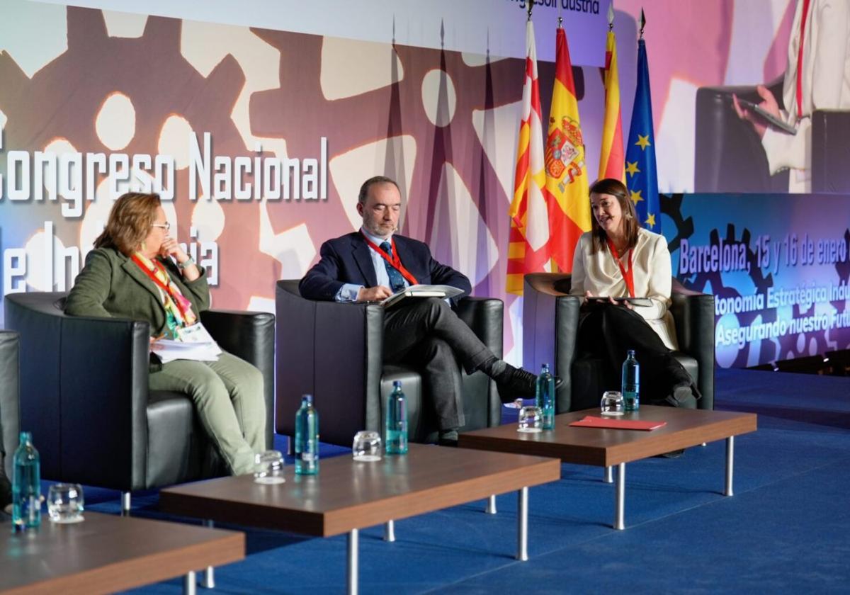 La siderurgia advierte de que el acero verde será hasta un 50% más caro y de las grietas del arancel