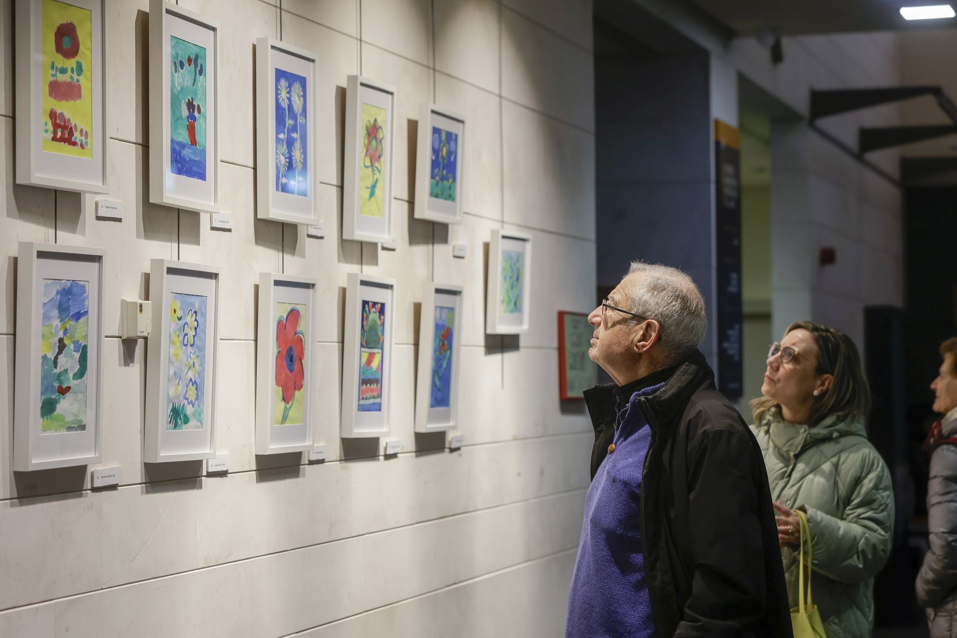 Residentes del Centro de Apoyo a la Integración APTA de Gijón exponen su arte