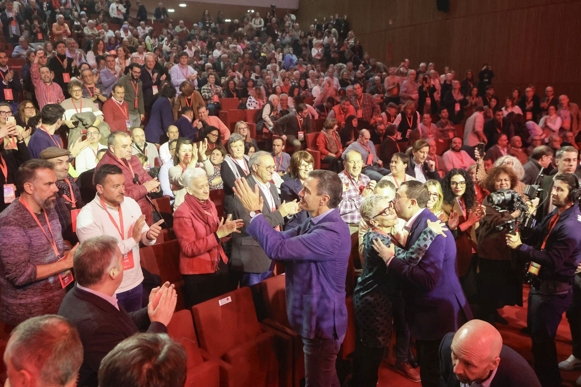 Pedro Sánchez y Adrián Barbón inauguran el congreso socialista en Avilés