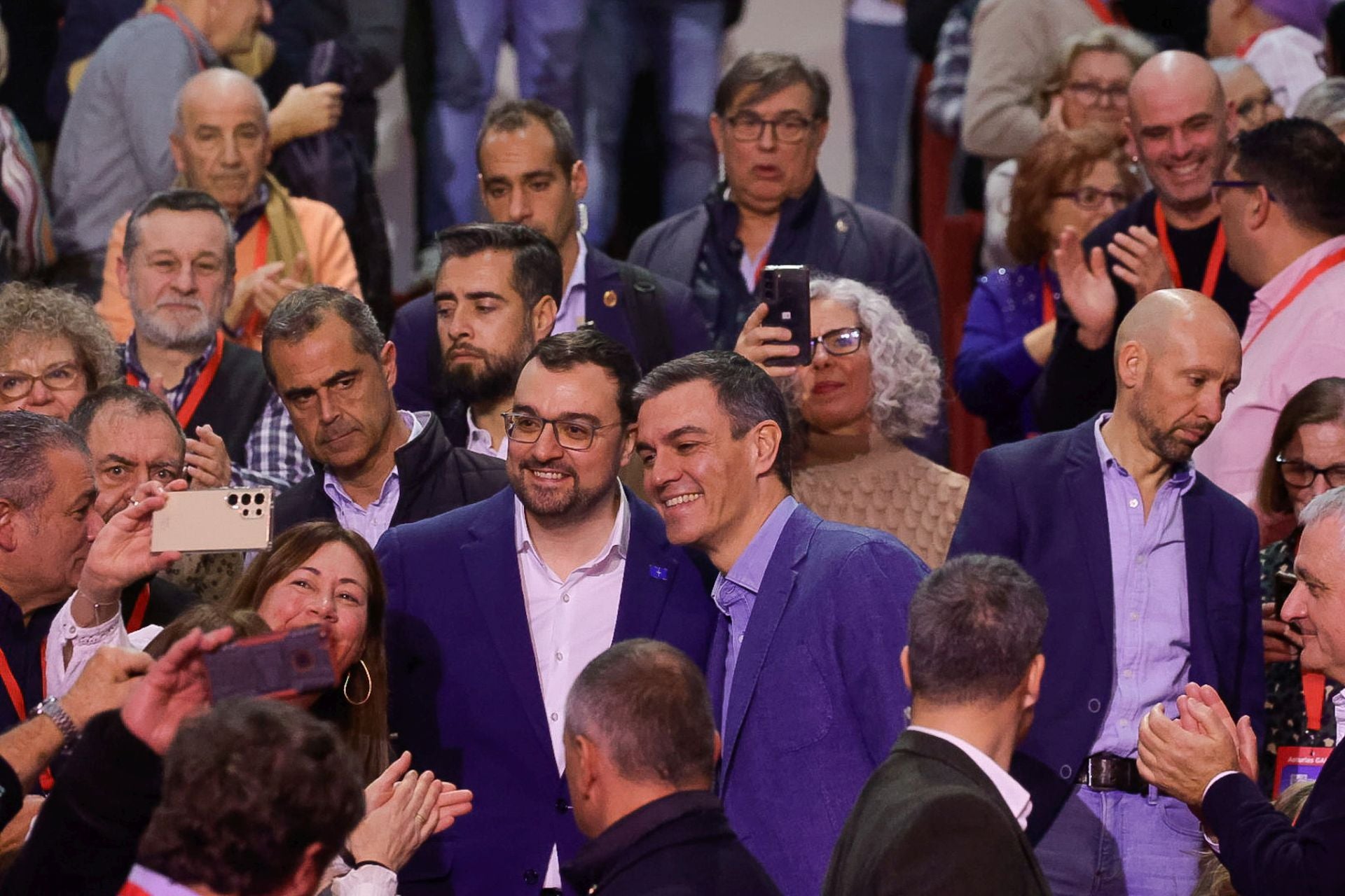 Pedro Sánchez y Adrián Barbón inauguran el congreso socialista en Avilés