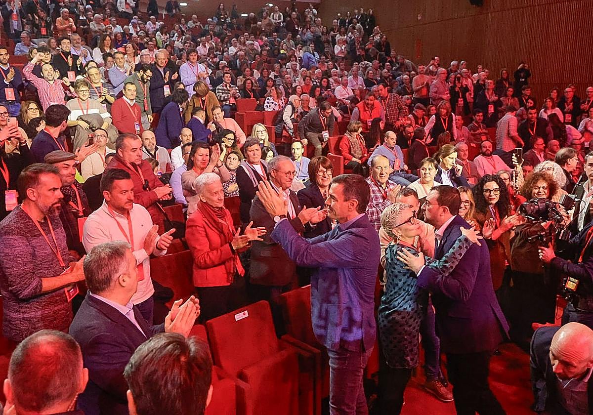 Pedro Sánchez y Adrián Barbón inauguran el congreso socialista en Avilés