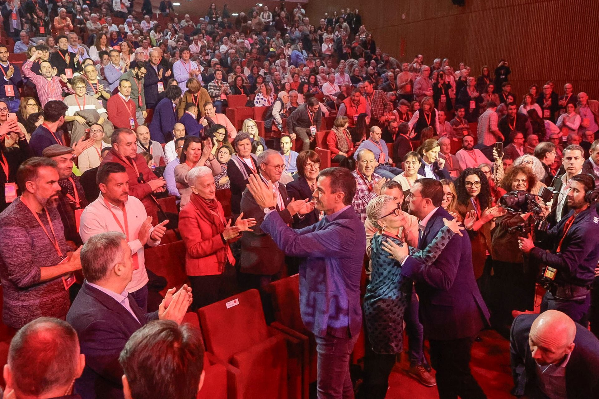 Pedro Sánchez y Adrián Barbón inauguran el congreso socialista en Avilés