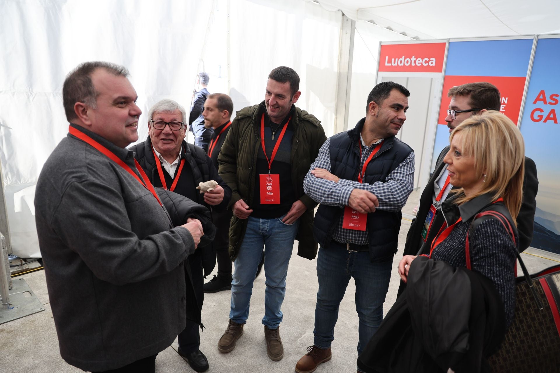 El Niemeyer de Avilés, abarrotado por el congreso socialista