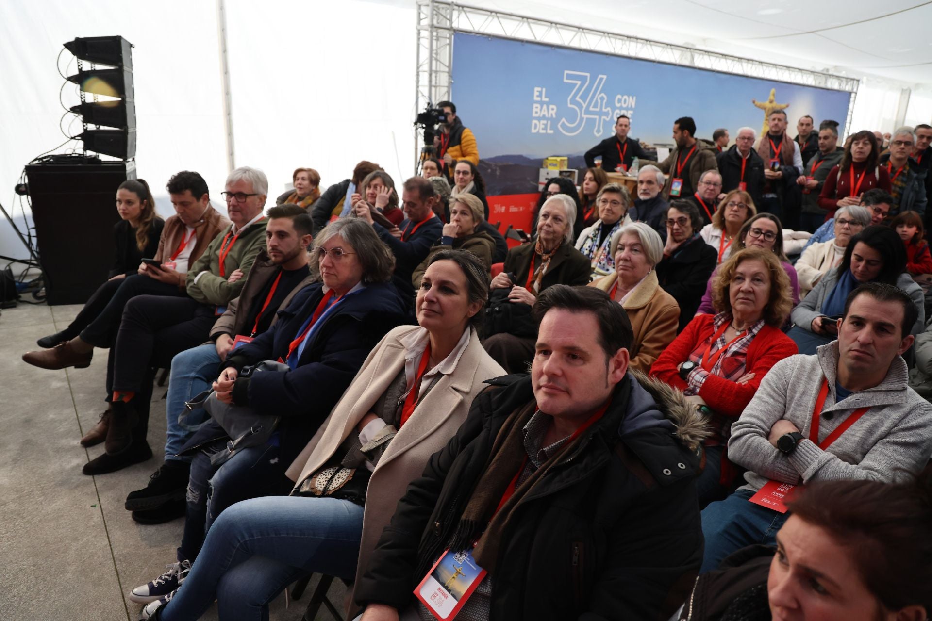 El Niemeyer de Avilés, abarrotado por el congreso socialista