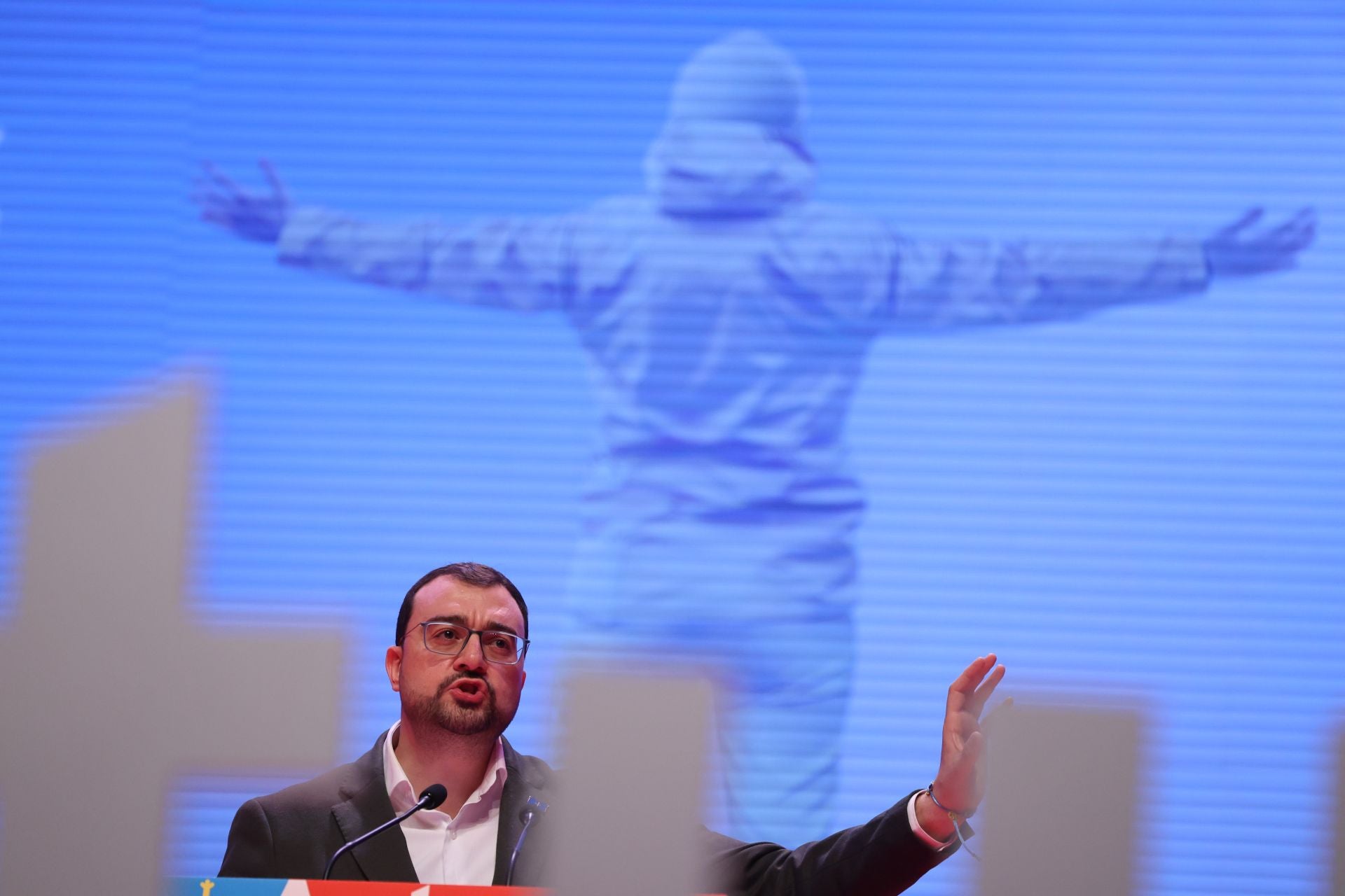 Barbón reedita su liderazgo al frente del PSOE