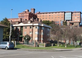 Vista general del hospital de Jove, que en unos meses prevé iniciar su último proyecto de ampliación.