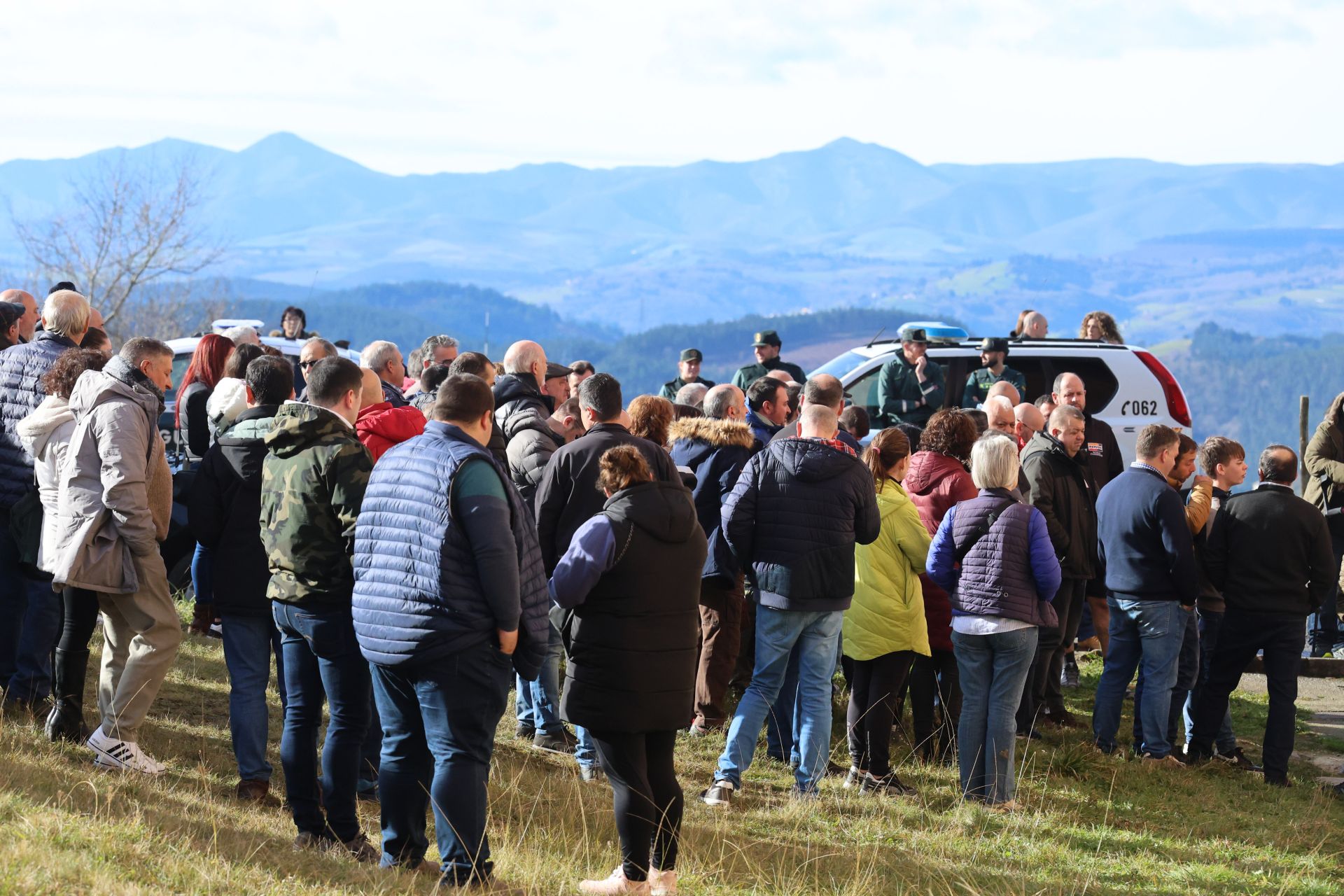Tensión, enfado e indignación en el encuentro entre ganaderos y el Principado
