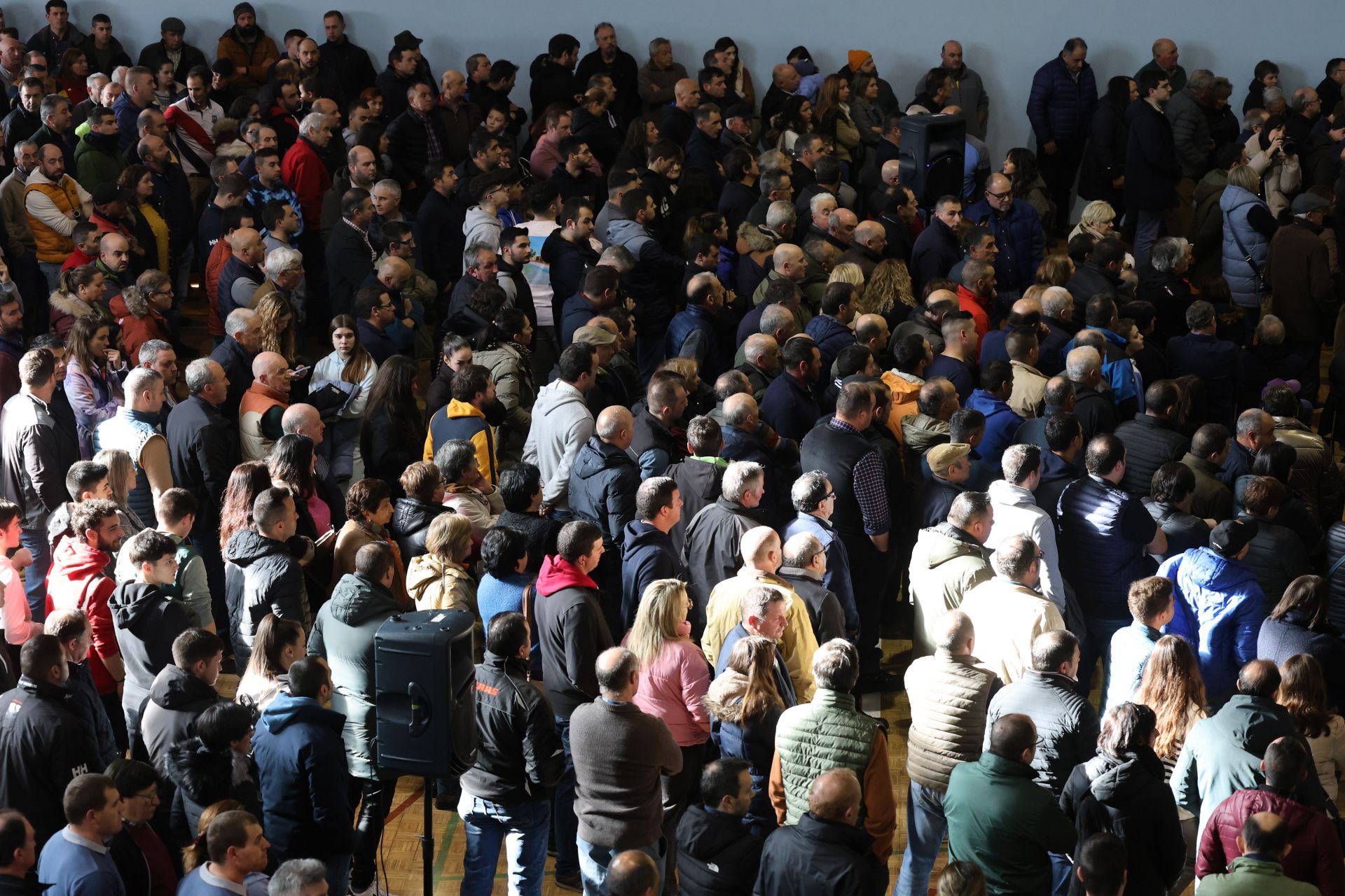 Tensión, enfado e indignación en el encuentro entre ganaderos y el Principado