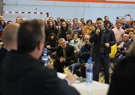 Reunión de los ganaderos en Tineo, con Medio Rural.