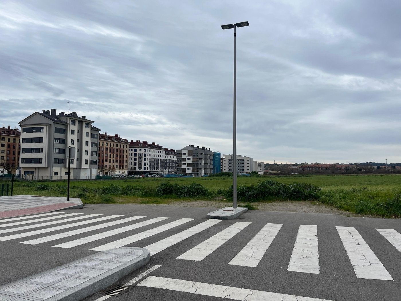 Luz verde a 200 nuevas viviendas y al vial para completar el gran bulevar en Lugones
