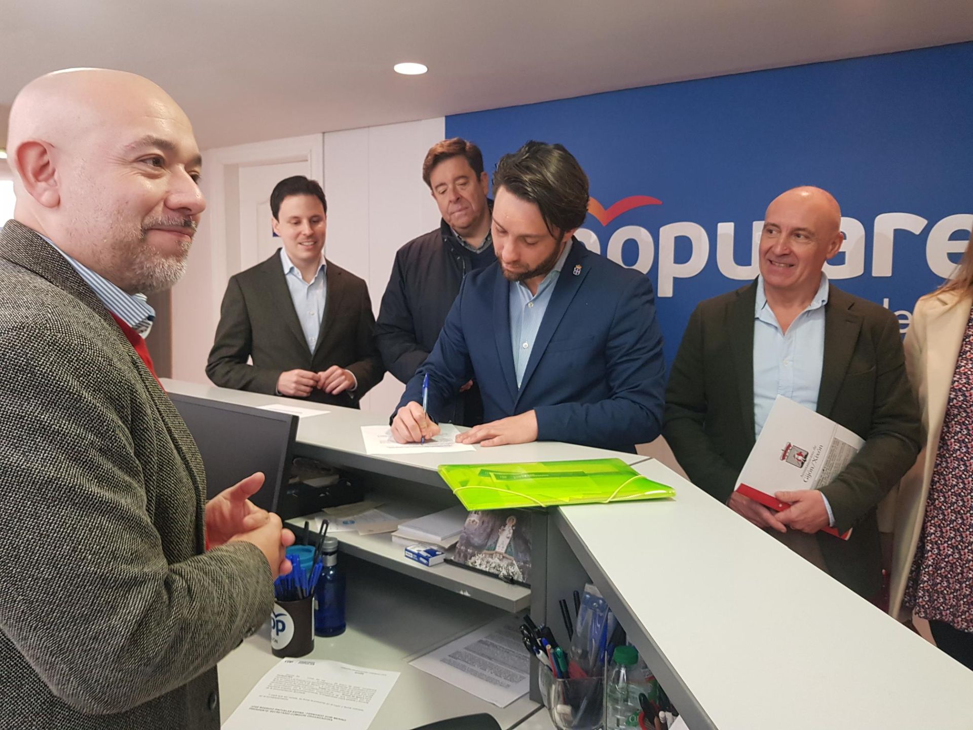 Andrés Ruiz presenta más de 400 avales «de todas las sensibilidades» para presidir el PP de Gijón